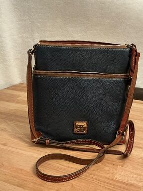 DOONEY & BOURKE Pebble Grain Crossbody Handbag